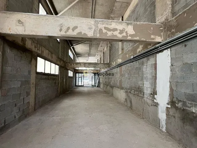 Loja para alugar, no bairro Vila Romana em São Paulo