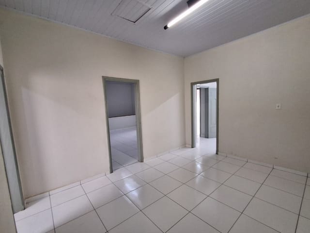 Loja com 150m², para alugar, no bairro Vila Xavier em Birigui