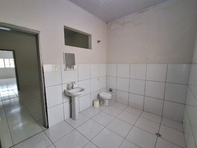 Loja com 150m², para alugar, no bairro Vila Xavier em Birigui