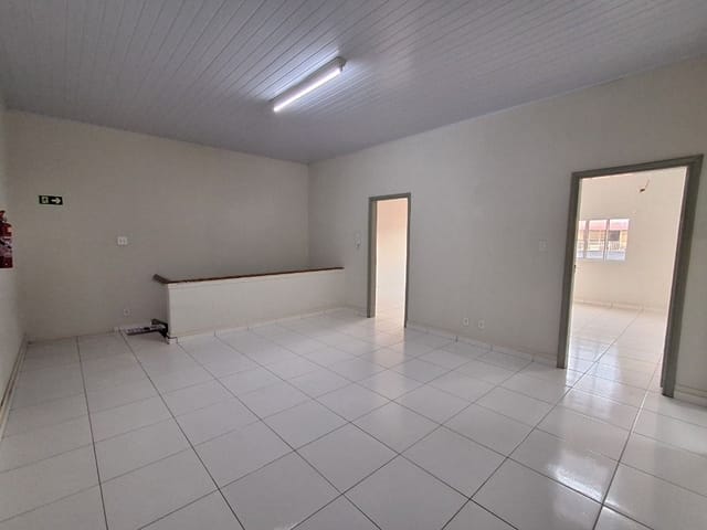 Loja com 150m², para alugar, no bairro Vila Xavier em Birigui