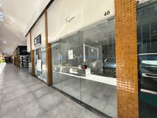Loja à venda ou para alugar, no bairro Centro em Petrópolis
