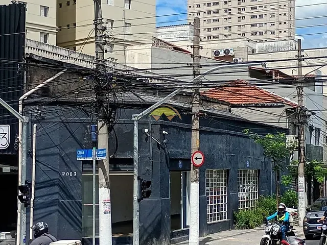 Loja com 100m², para alugar, no bairro Água Branca em São Paulo