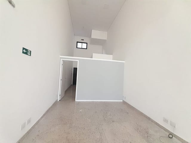 Loja com 80m², para alugar, no bairro Portais (Polvilho) em Cajamar