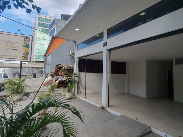 Loja para alugar, no bairro Campo Grande em Rio de Janeiro