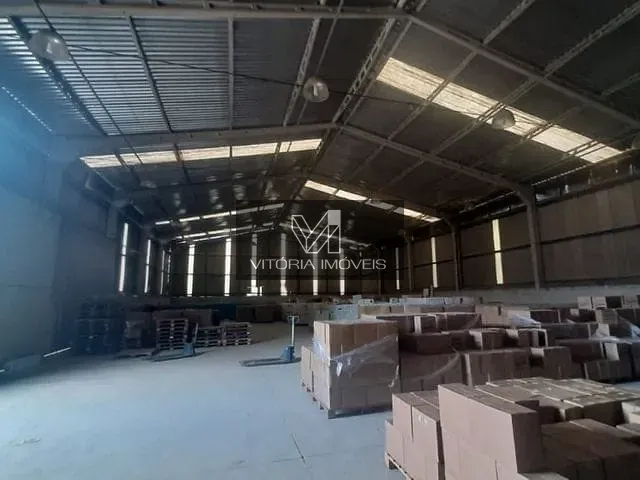 Loja com 5000m², para alugar, no bairro BR em Viana