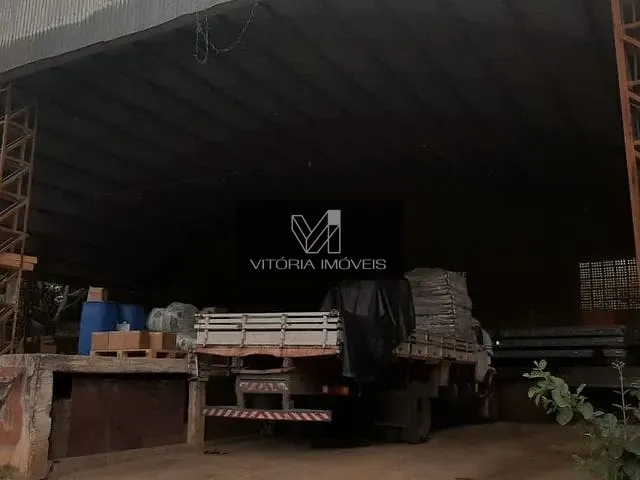 Loja com 5000m², para alugar, no bairro BR em Viana