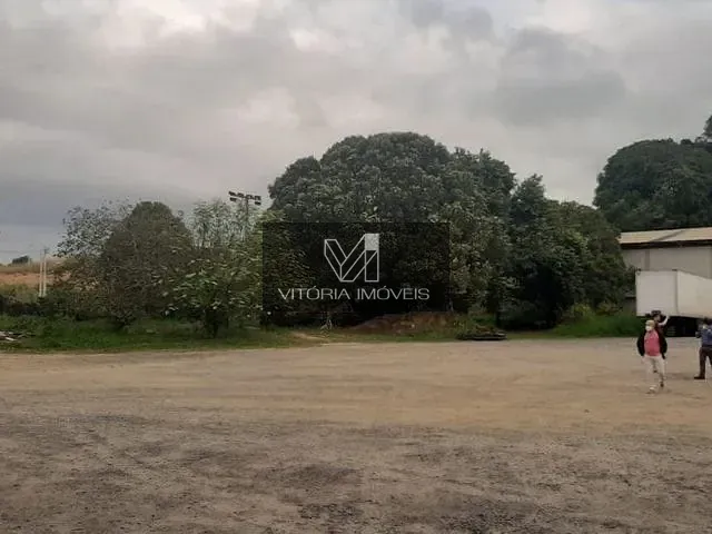Loja com 5000m², para alugar, no bairro BR em Viana