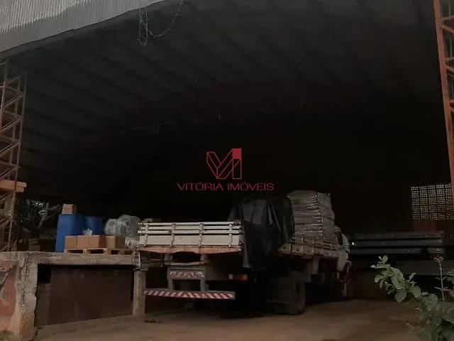 Loja com 5000m², para alugar, no bairro BR em Viana