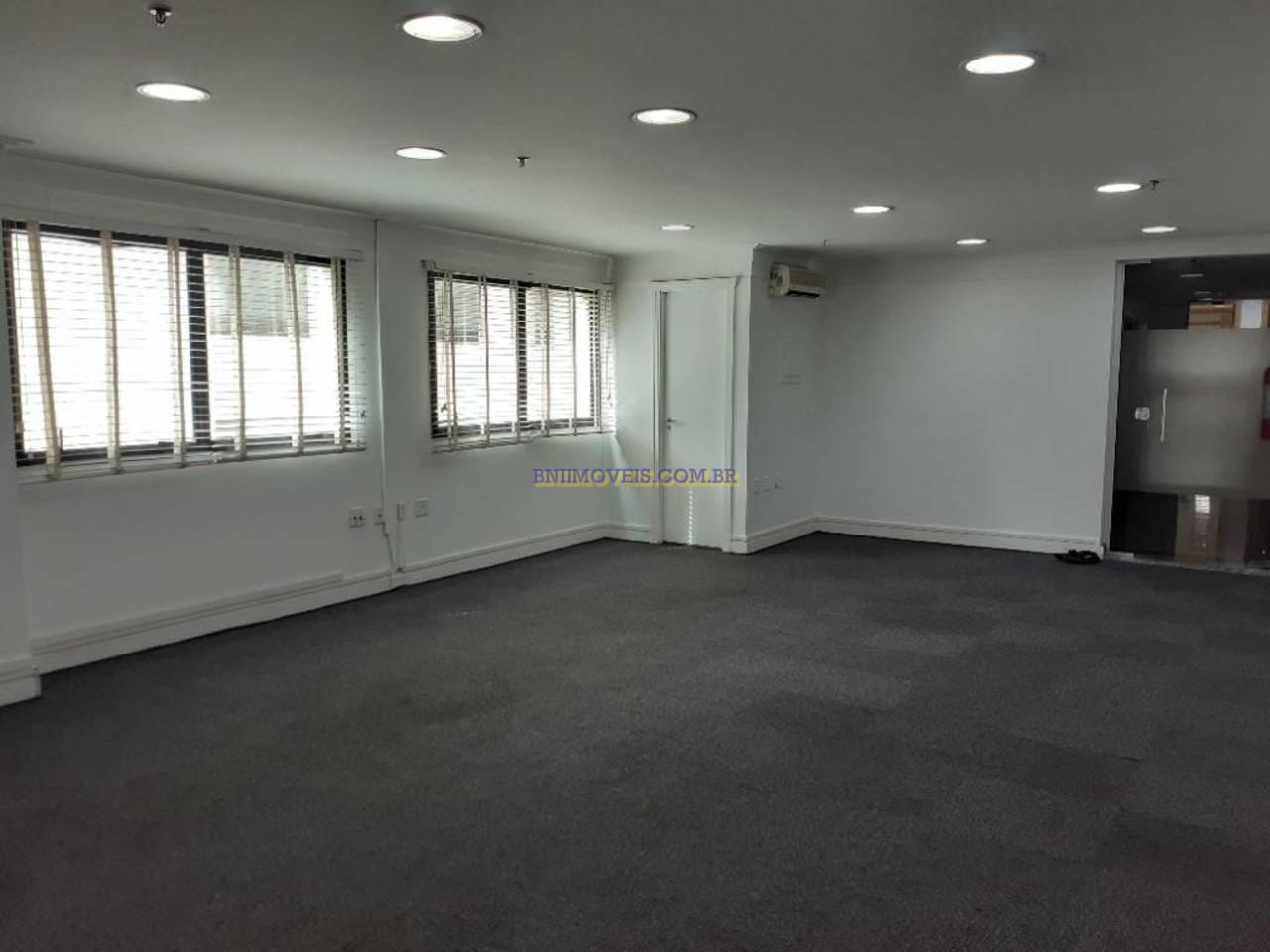 Loja-Salão, 12152 m² - Foto 2