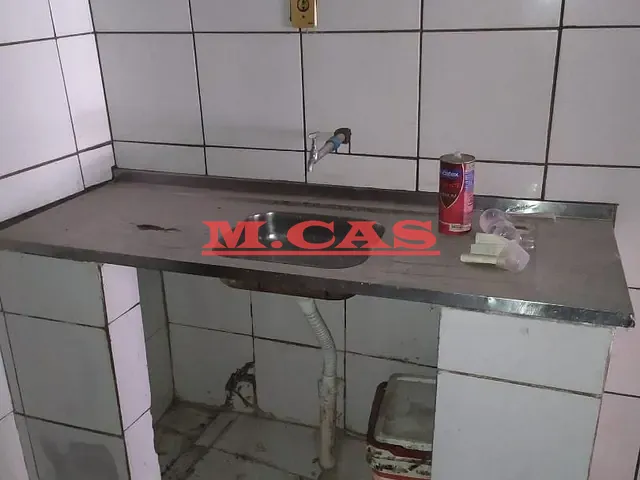 Loja com 50m², para alugar, no bairro Vila Bertioga em São Paulo