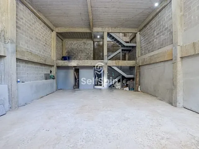 Loja para alugar, no bairro Santa Rosa em Niterói