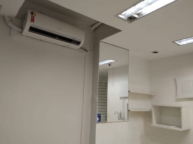 Foto do Loja - Localização privilegiada, no centro histórico da cidade do Rio de Janeiro, lojinha comercial, 22 m²,,utilizada para diversos seguimentos. | GrupoApi