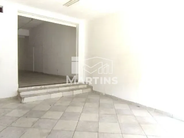 Loja para alugar, no bairro Parque Pinheiros em Taboão da Serra