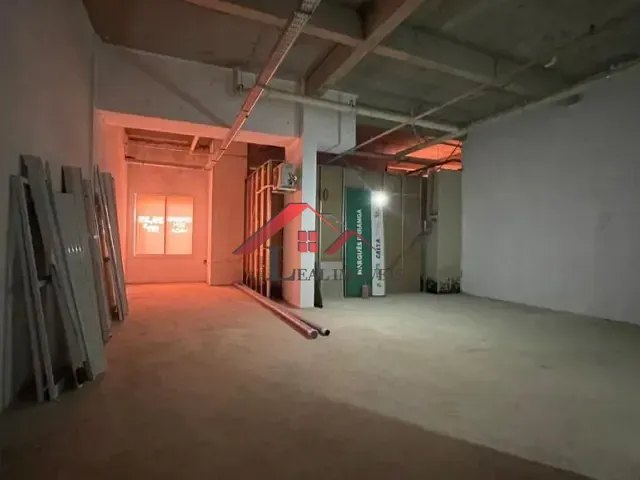 Loja com 338m², à venda, no bairro Vila Dom Pedro I em São Paulo