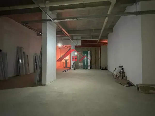 Loja com 338m², à venda, no bairro Vila Dom Pedro I em São Paulo