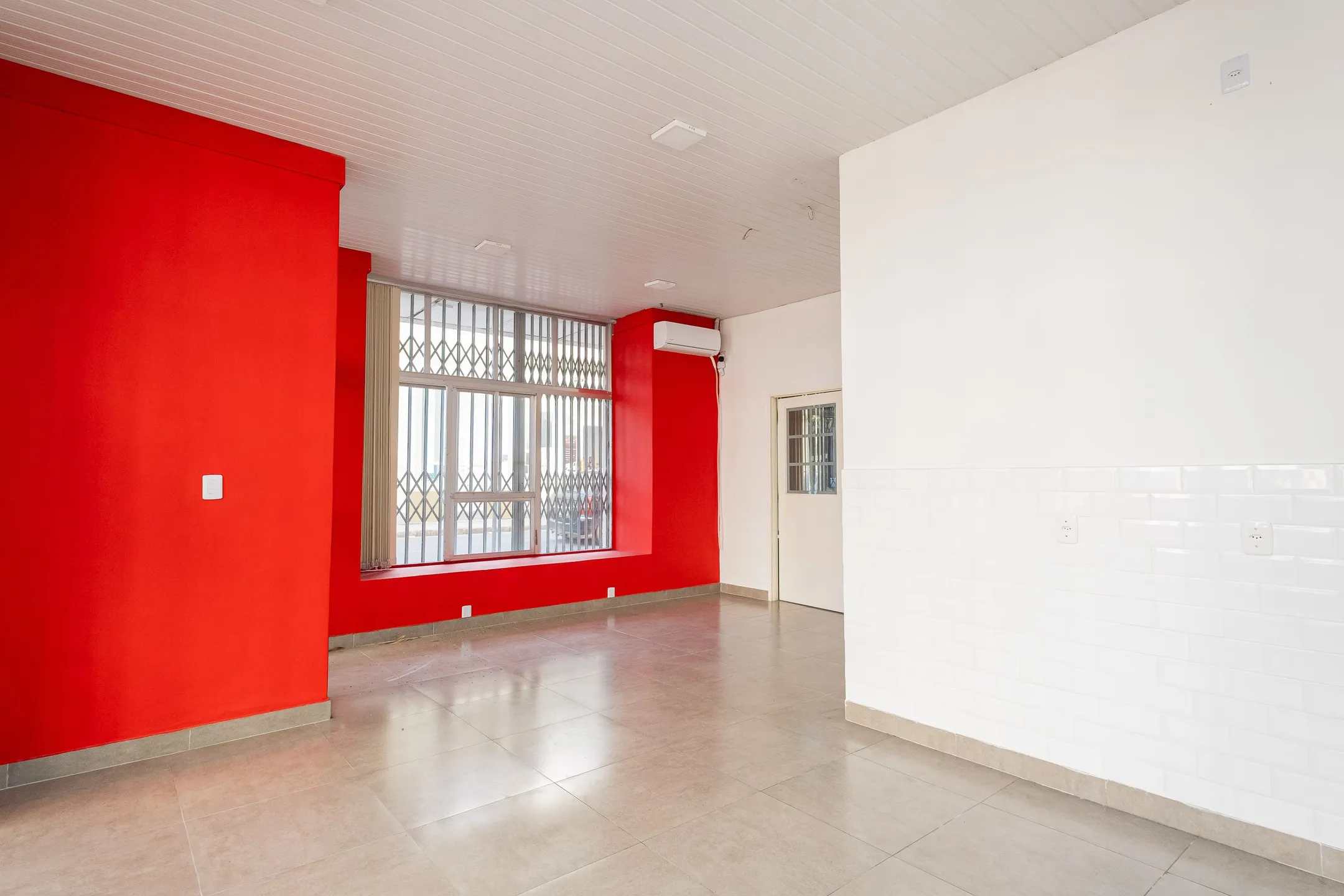 Loja Comercial para Aluguel no Centro de Pelotas RS com Excelente Localização, Amplo Espaço, Grande Visibilidade e Fácil Acesso ao Comércio Local - 6