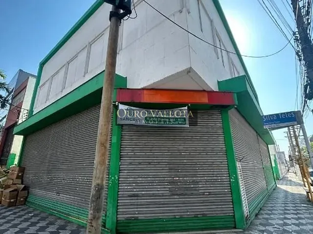 Loja com 686m², para alugar, no bairro Pari em São Paulo