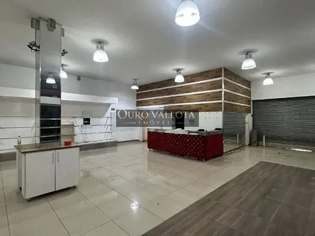Loja com 686m², para alugar, no bairro Pari em São Paulo