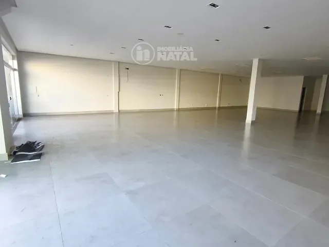 Loja com 320m², para alugar, no bairro Vitória em Londrina