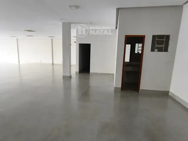 Loja com 320m², para alugar, no bairro Vitória em Londrina