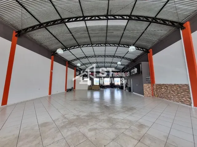 Loja com 310m², para alugar, no bairro Andradas em Andradas