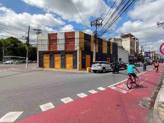 Loja com 240m², à venda ou para alugar, no bairro Centro em Campos dos Goytacazes