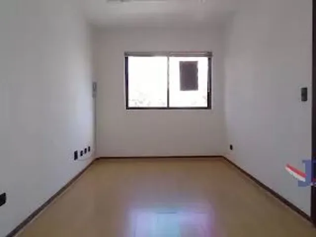 Sala para alugar, no bairro Centro  Civico em Curitiba