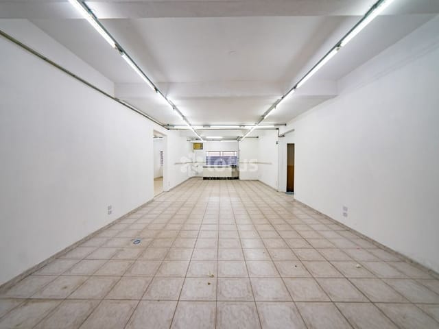 Loja com 380m², para alugar, no bairro Portais (Polvilho) em Cajamar