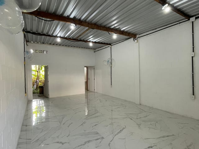 Loja para alugar, no bairro Campo Grande em Rio de Janeiro