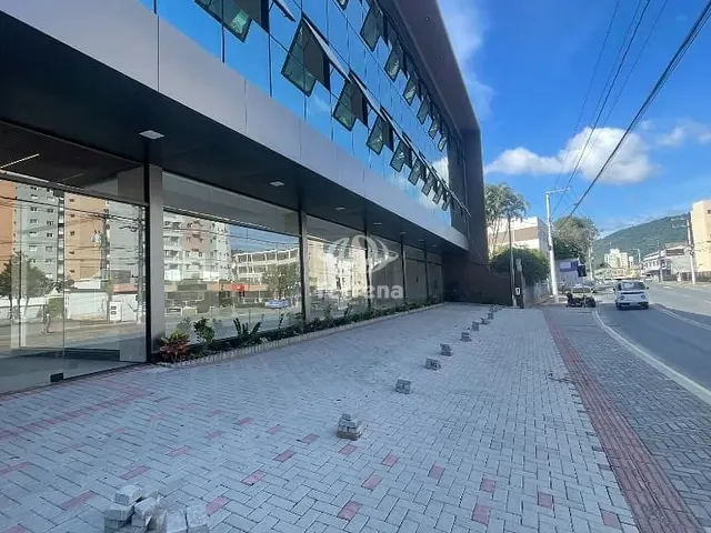Loja com 1754m², para alugar, no bairro Garcia em Blumenau
