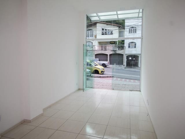 Loja com 23m², para alugar, no bairro Paineiras em Juiz de Fora