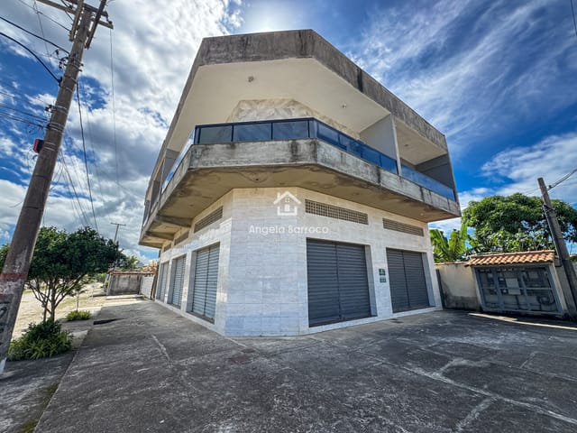 Loja à venda ou para alugar, no bairro Jardim Atlântico Leste (Itaipuaçu) em Maricá