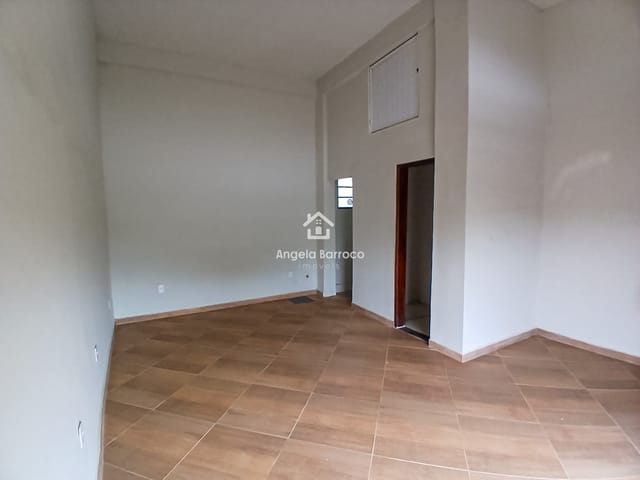 Loja à venda ou para alugar, no bairro Jardim Atlântico Leste (Itaipuaçu) em Maricá