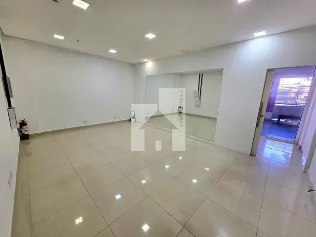 Loja à venda ou para alugar, no bairro Chácara Urbana em Jundiaí
