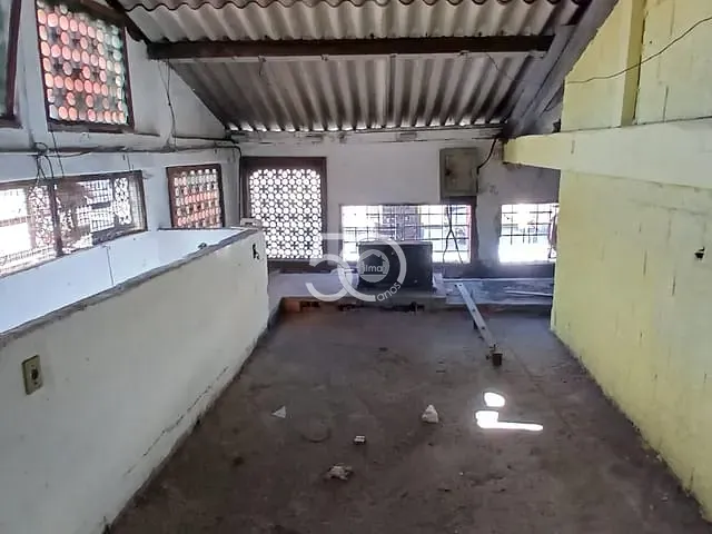 Loja com 106m², para alugar, no bairro Ramos em Rio de Janeiro