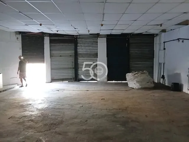 Loja com 106m², para alugar, no bairro Ramos em Rio de Janeiro