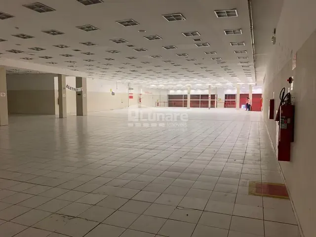 Loja com 2123m², para alugar, no bairro Centro em Mogi das Cruzes