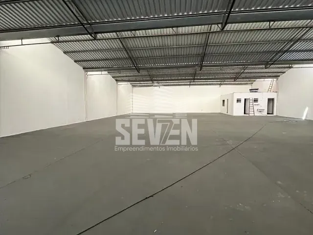 Loja com 968m², para alugar, no bairro Centro em Bauru