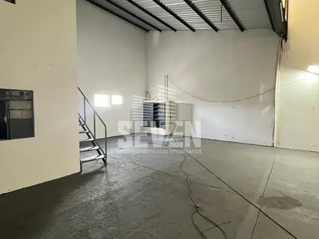 Loja com 968m², para alugar, no bairro Centro em Bauru