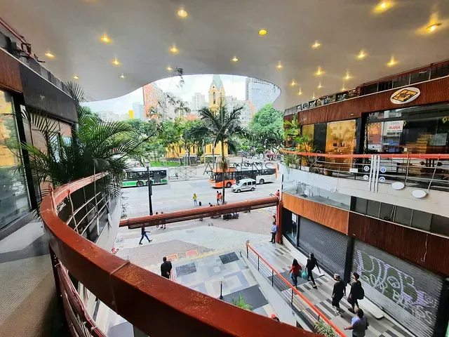Loja à venda ou para alugar, no bairro Centro em São Paulo