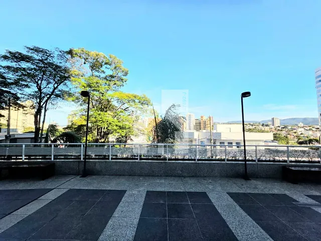 Loja à venda ou para alugar, no bairro Chácara Urbana em Jundiaí