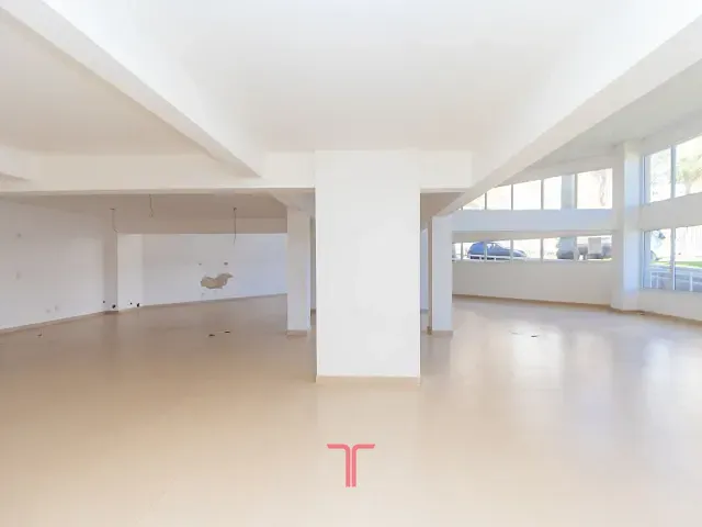 Loja com 348m², para alugar, no bairro Santa Quitéria em Curitiba