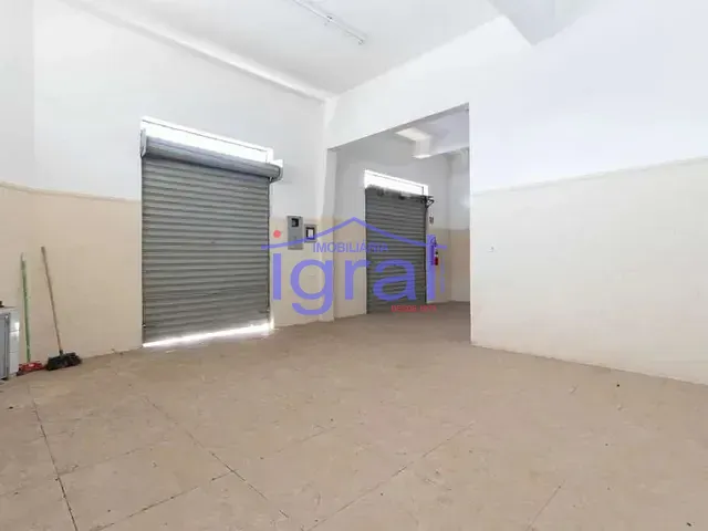 Loja para alugar, no bairro Vila Guarani (Z Sul) em São Paulo