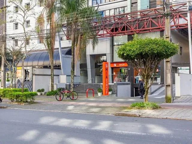 Sala à venda, no bairro Batel em Curitiba