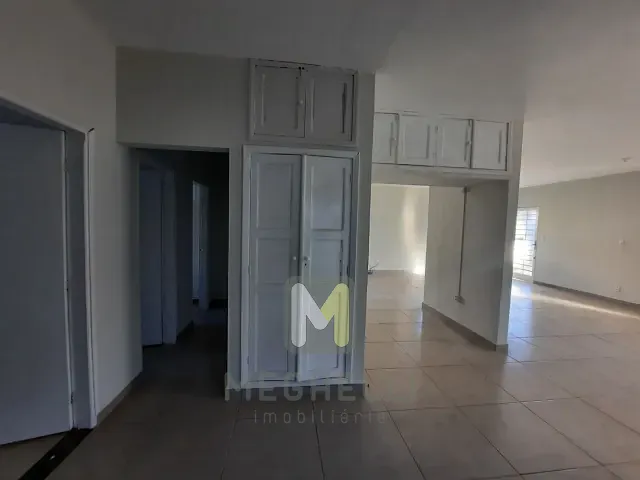 Loja com 200m², para alugar, no bairro Centro em Serrana