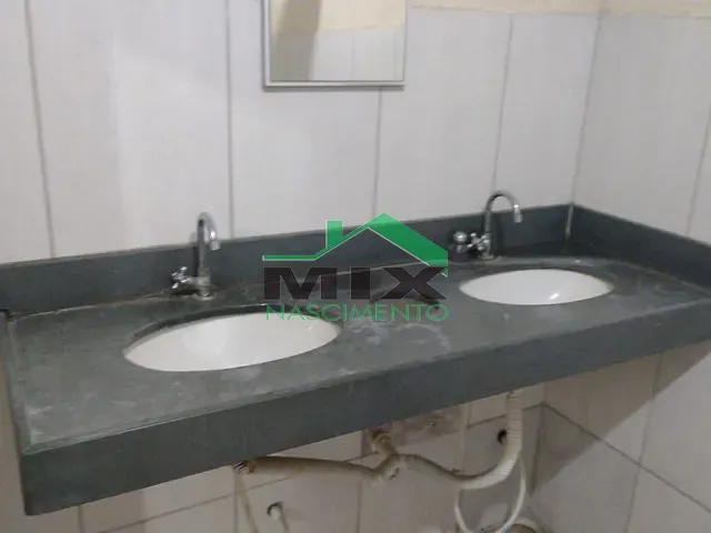Loja com 300m², para alugar, no bairro Vila Alto de Santo André em Santo André