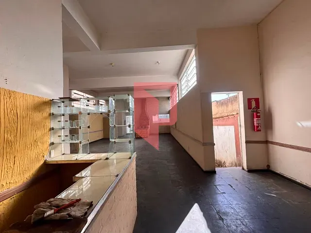 Loja com 167m², para alugar, no bairro Caiçaras em Belo Horizonte