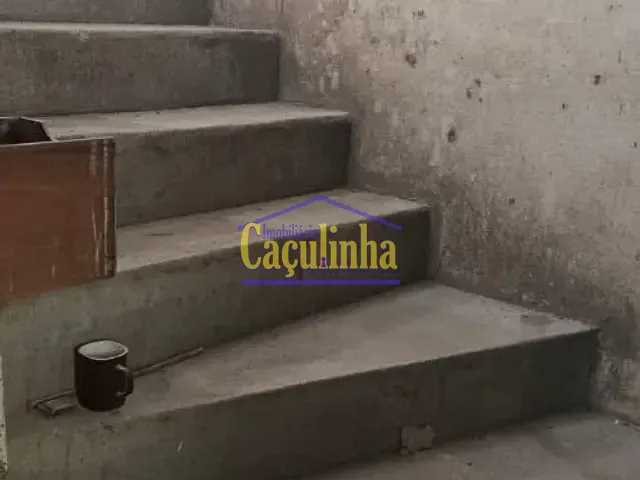 Loja com 400m², para alugar, no bairro Nossa Senhora de Santana em Barra do Piraí