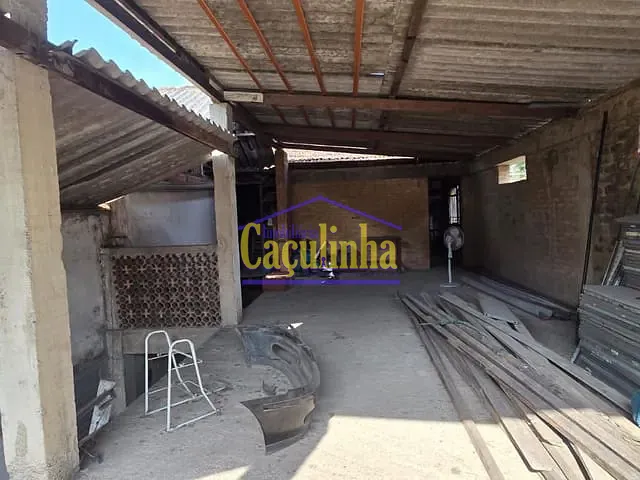Loja com 400m², para alugar, no bairro Nossa Senhora de Santana em Barra do Piraí