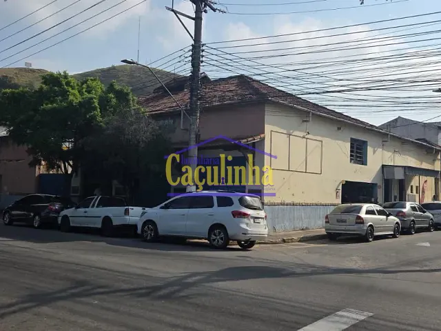 Loja com 400m², para alugar, no bairro Nossa Senhora de Santana em Barra do Piraí
